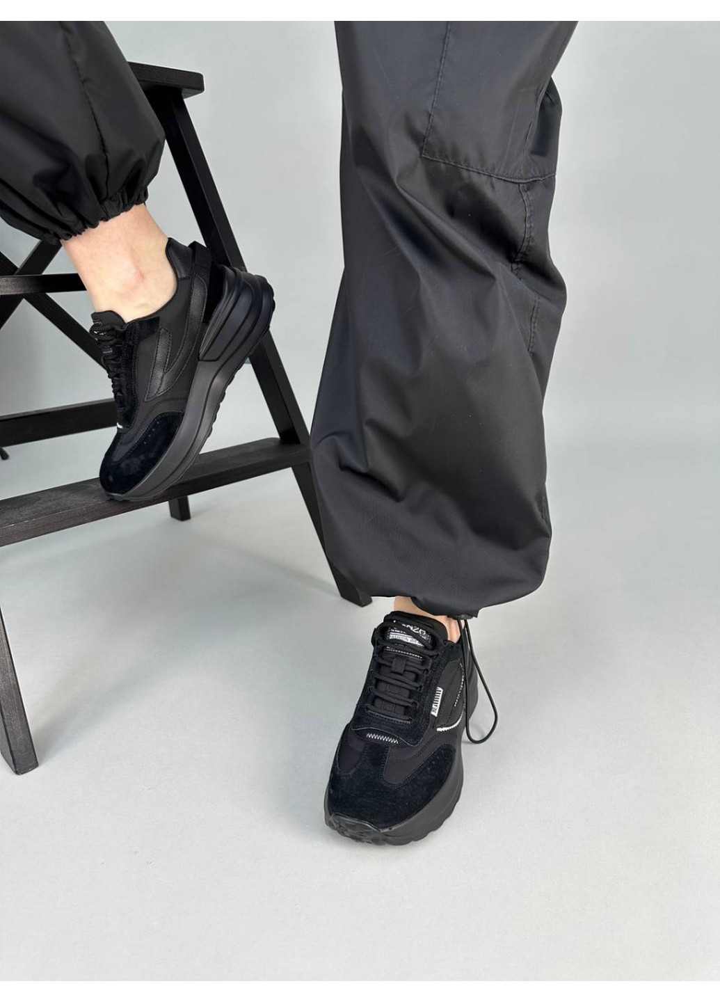 Жіночі кросівки з нейлону 40 VZUTIK чорні демісезони (258162465)