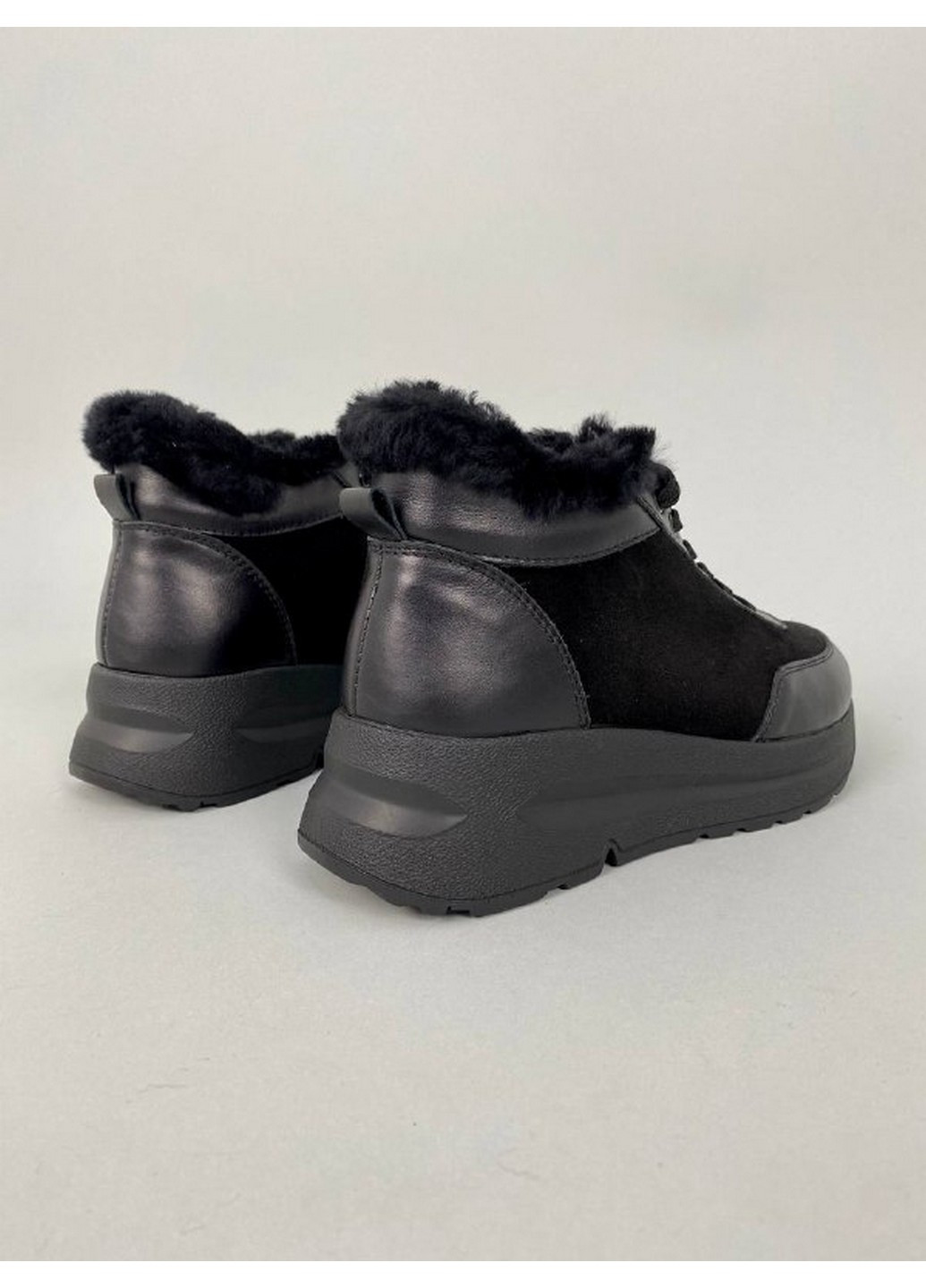 Чорні зимовий жіночі замшеві кросівки 39 VZUTIK