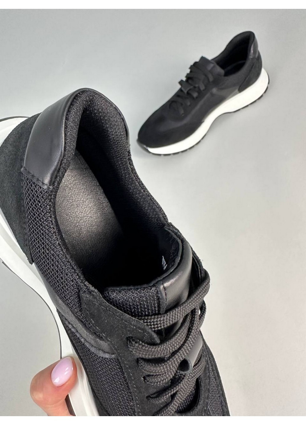 Жіночі замшеві кросівки 40 VZUTIK чорні демісезони (258163353)