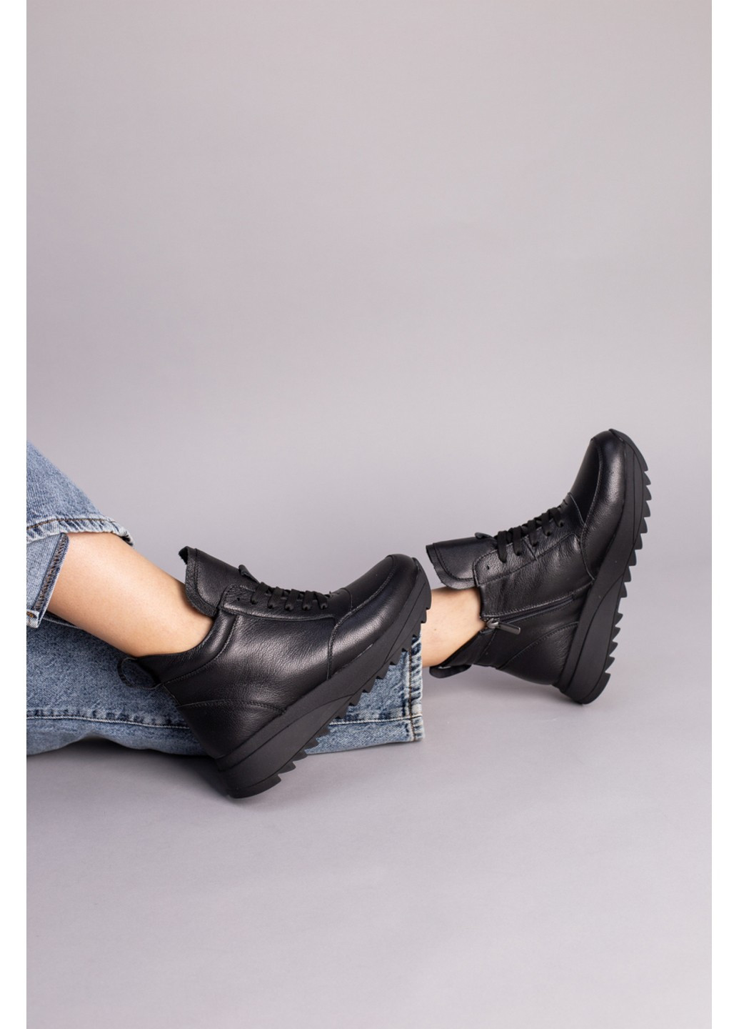 Чорні зимовий жіночі шкіряні кросівки на хутрі 36 VZUTIK