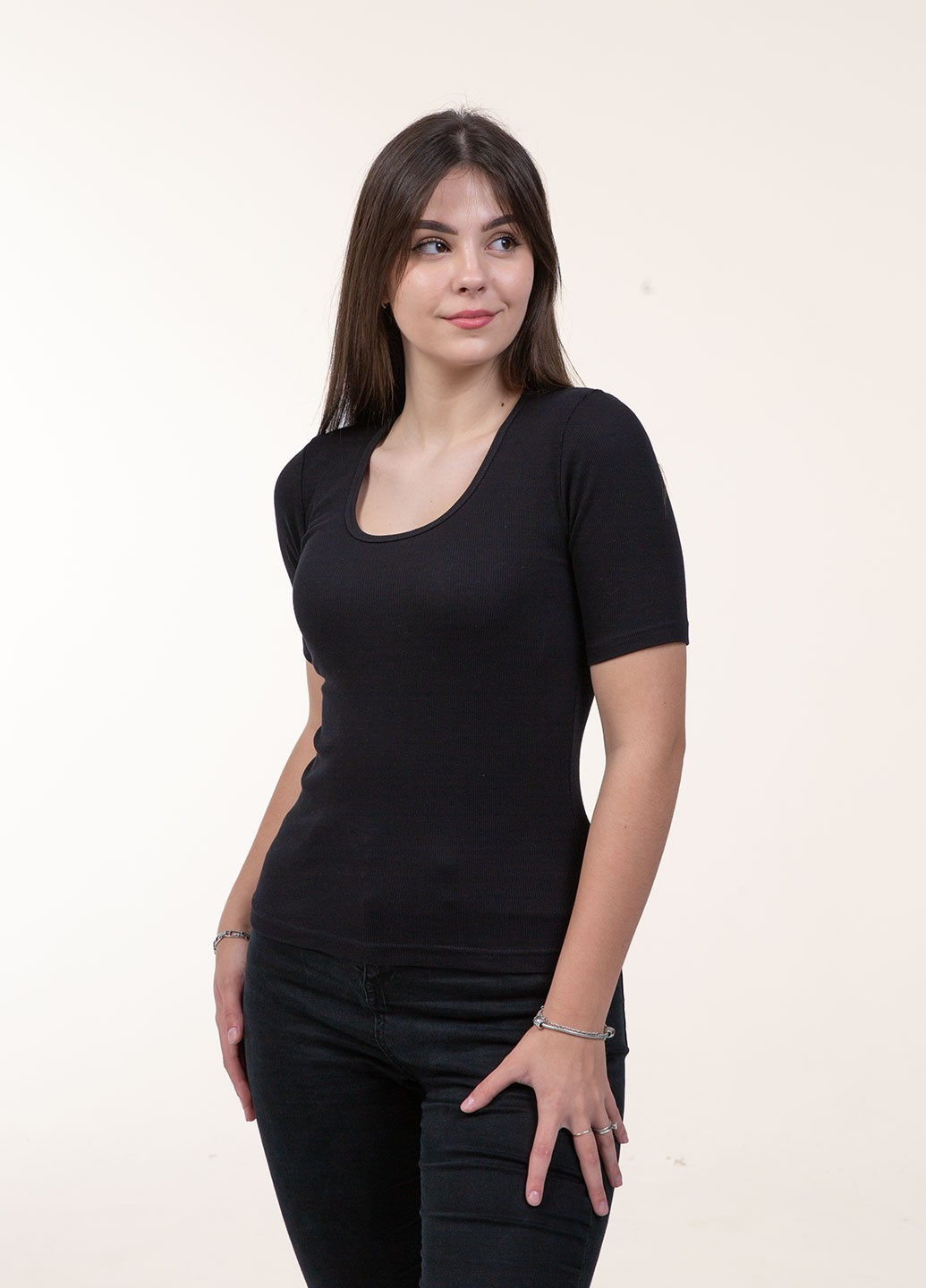 Черная всесезон футболка женская Наталюкс 33-2328