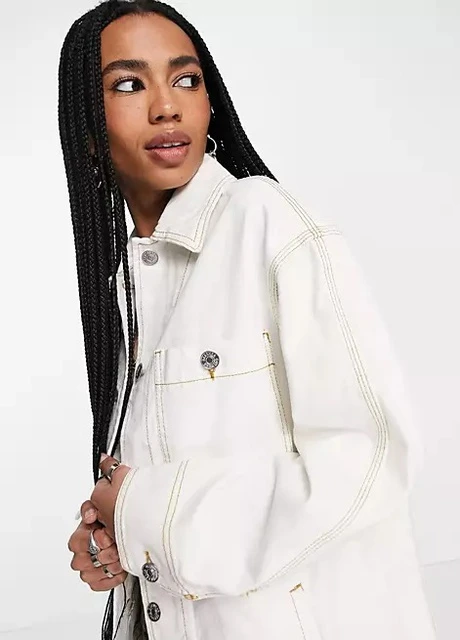 Молочна куртка Bershka