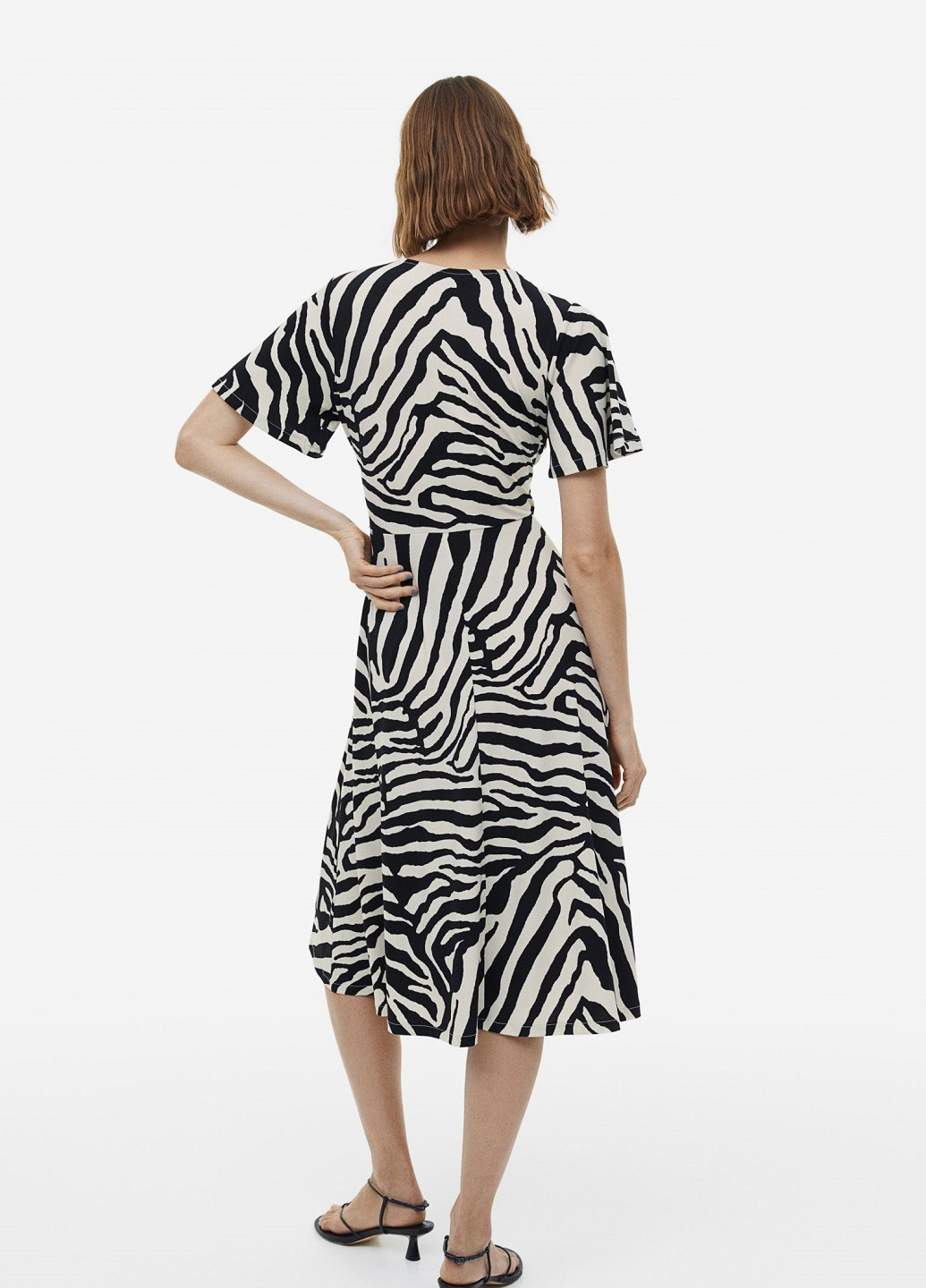 Молочное деловое платье H&M зебра
