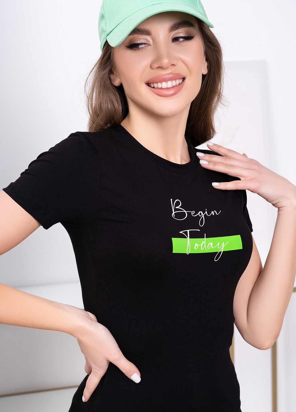 Черная летняя футболка женская с коротким рукавом ISSA PLUS 13778
