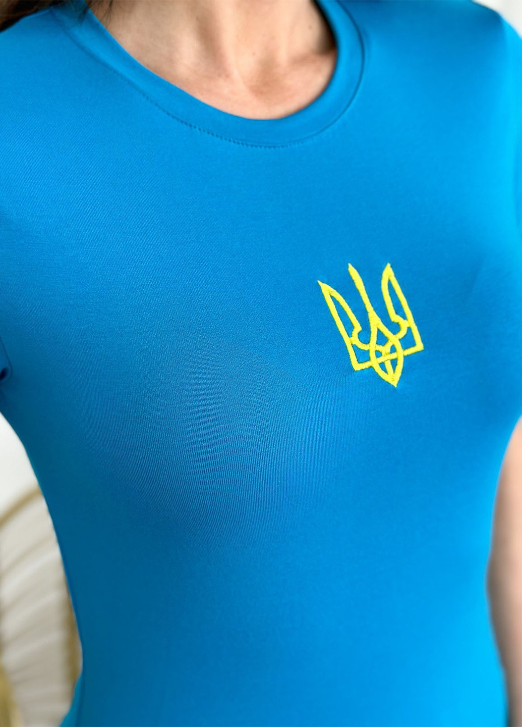 Блакитна демісезон футболка жіноча з коротким рукавом ISSA PLUS 13854