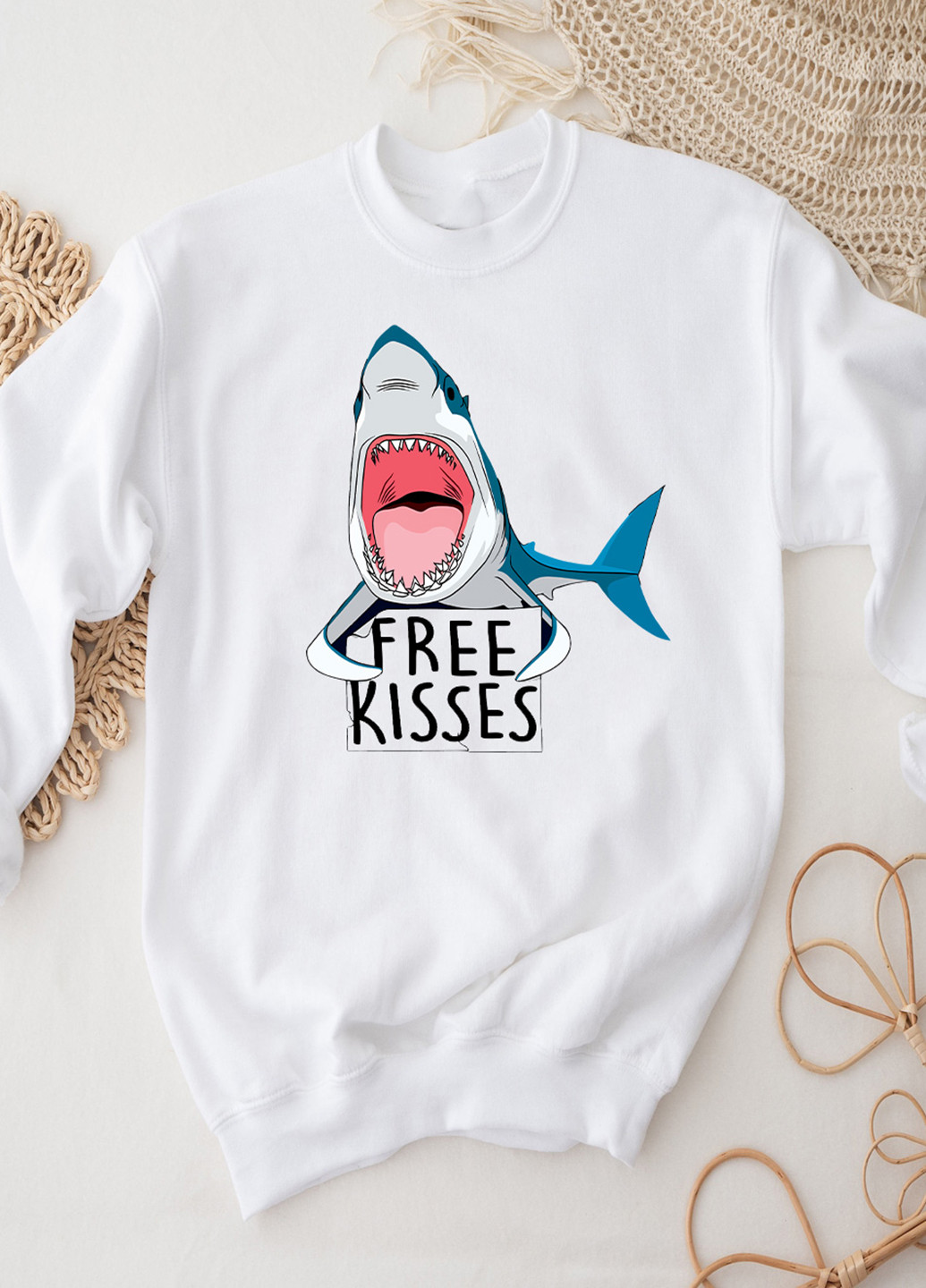 Світшот жіночий білий Free Shark Kiss Love&Live - крій малюнок білий кежуал - (258243135)