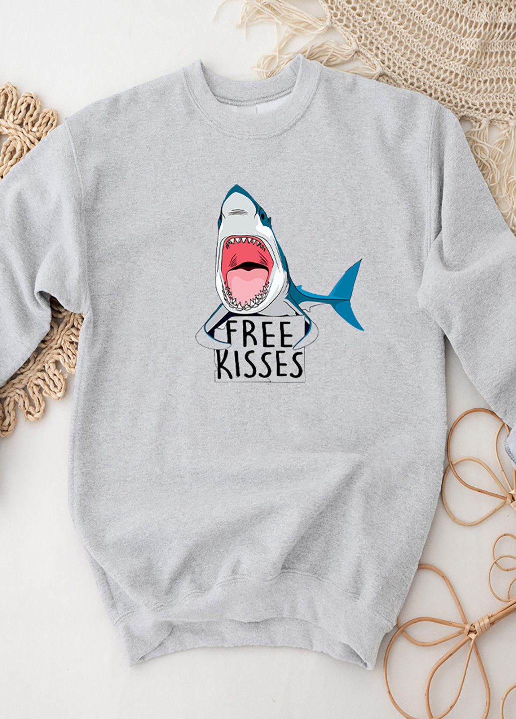 Свитшот женский серый Free Shark Kiss Zuzu - крой рисунок серый кэжуал - (258243156)