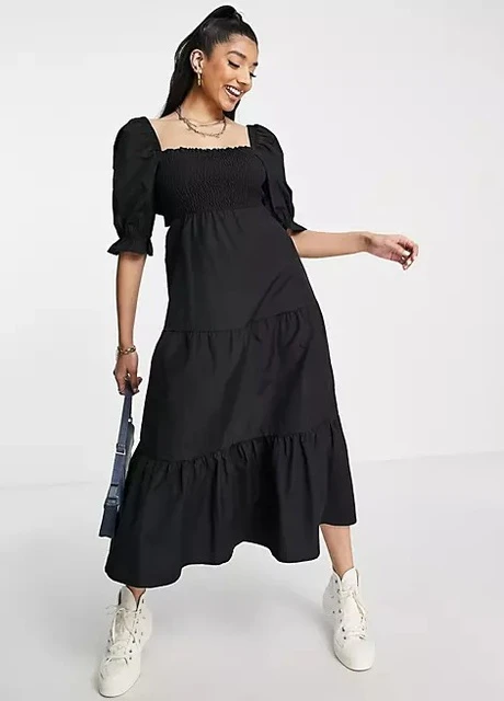 Чорна сукня Stradivarius
