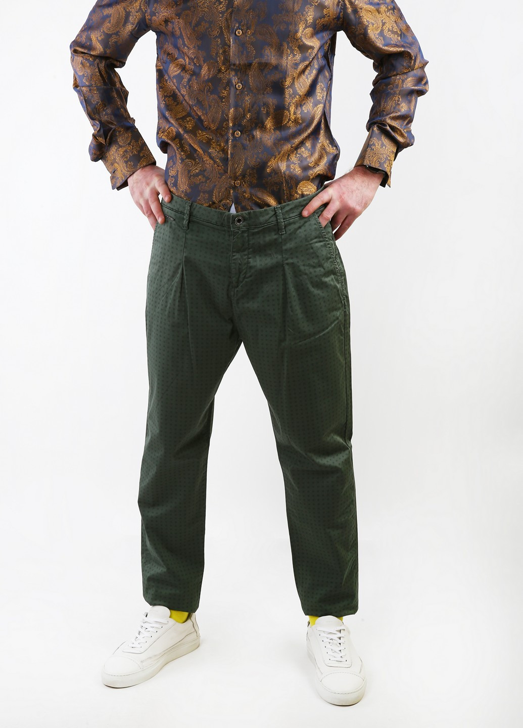 Зеленые кэжуал демисезонные брюки Guess