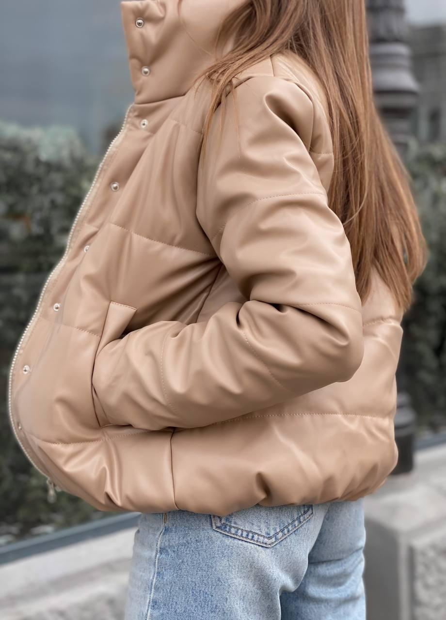 Бежевая демисезонная женская теплая матовая куртка эко-кожа s m l (42 44 46) осенняя куртка кожаная бежевая No Brand