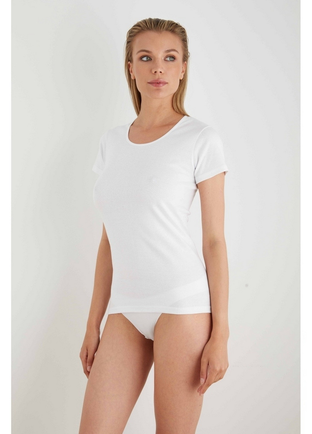 Біла всесезон футболка жіноча бавовняна з коротким рукавом Sevim