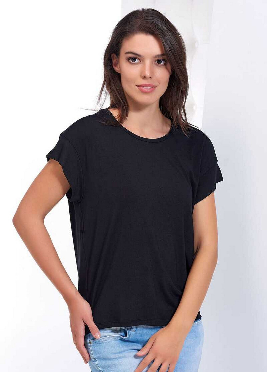 Чорна всесезон футболка жіноча бавовняна з коротким рукавом Sevim