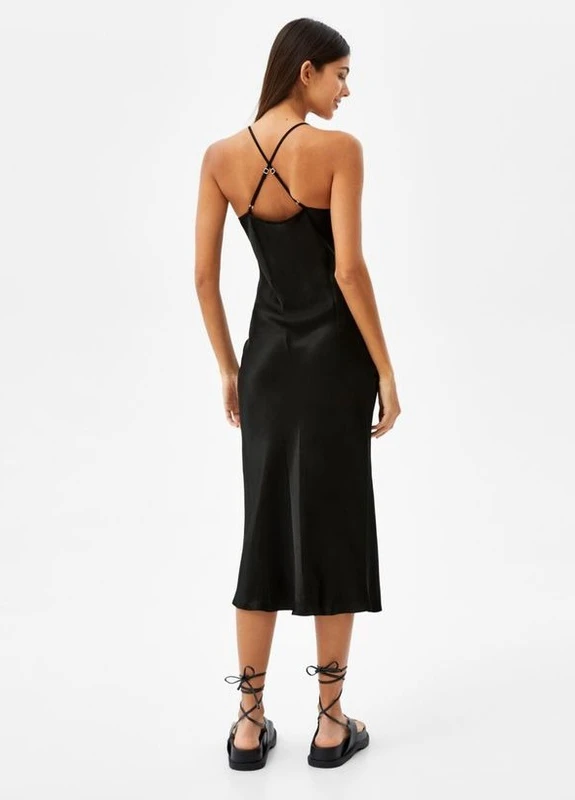 Чорна сукня Bershka