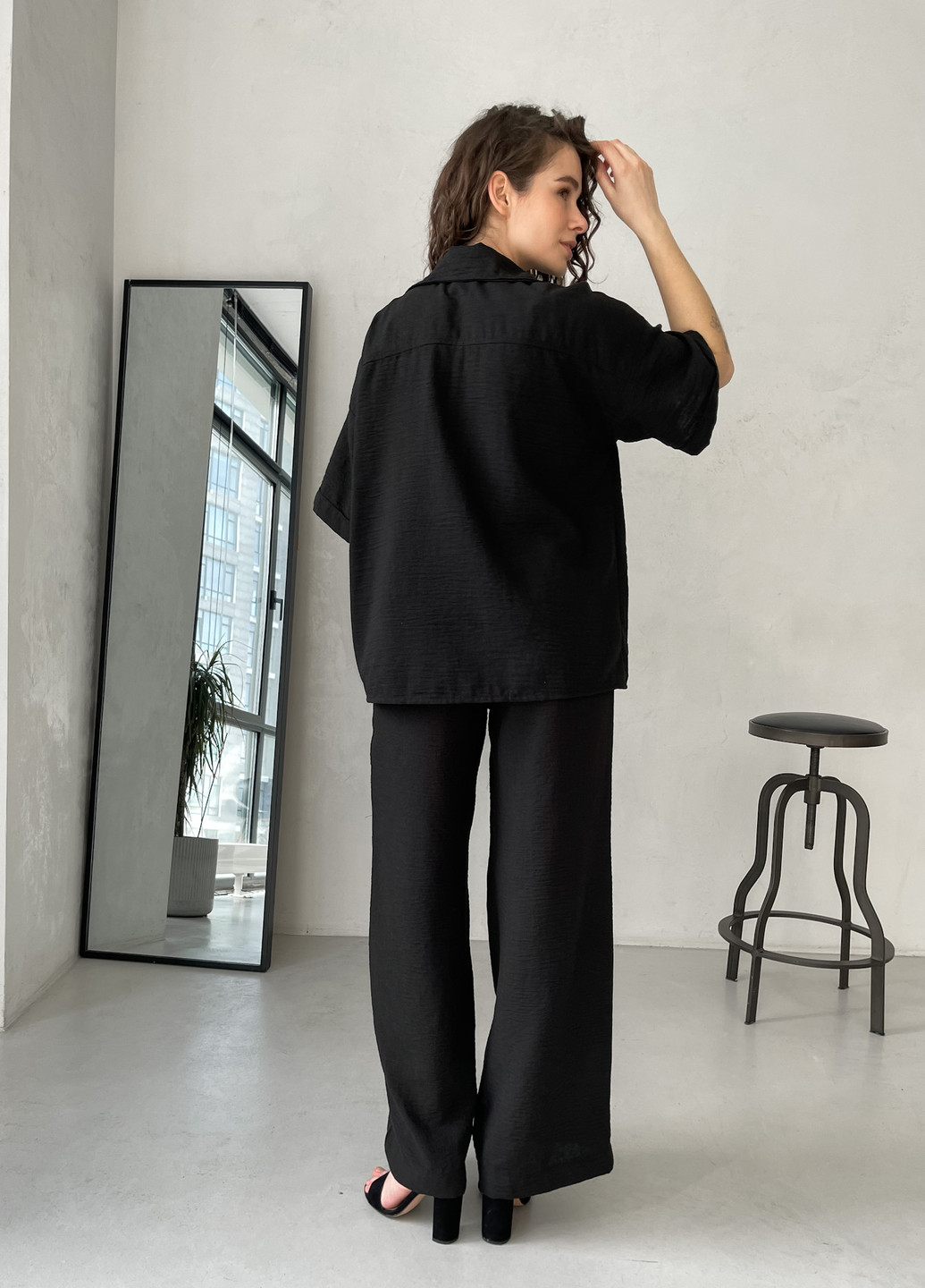 Женский костюм с широкими штанами и рубашкой из льна черный Моджо 100000541 Merlini (258280317)