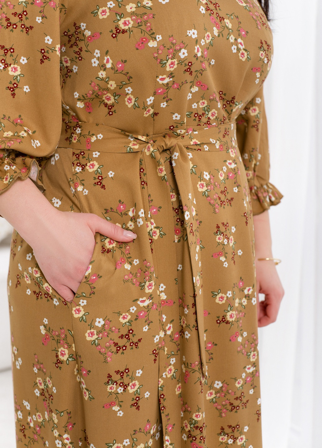 Бежевое повседневный сукня Minova с цветочным принтом