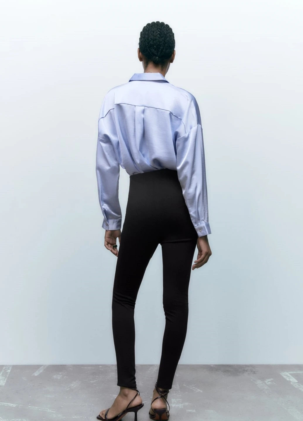 Черные демисезонные леггинсы Zara