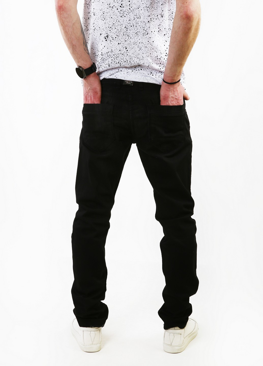 Черные демисезонные джинсы Natsui