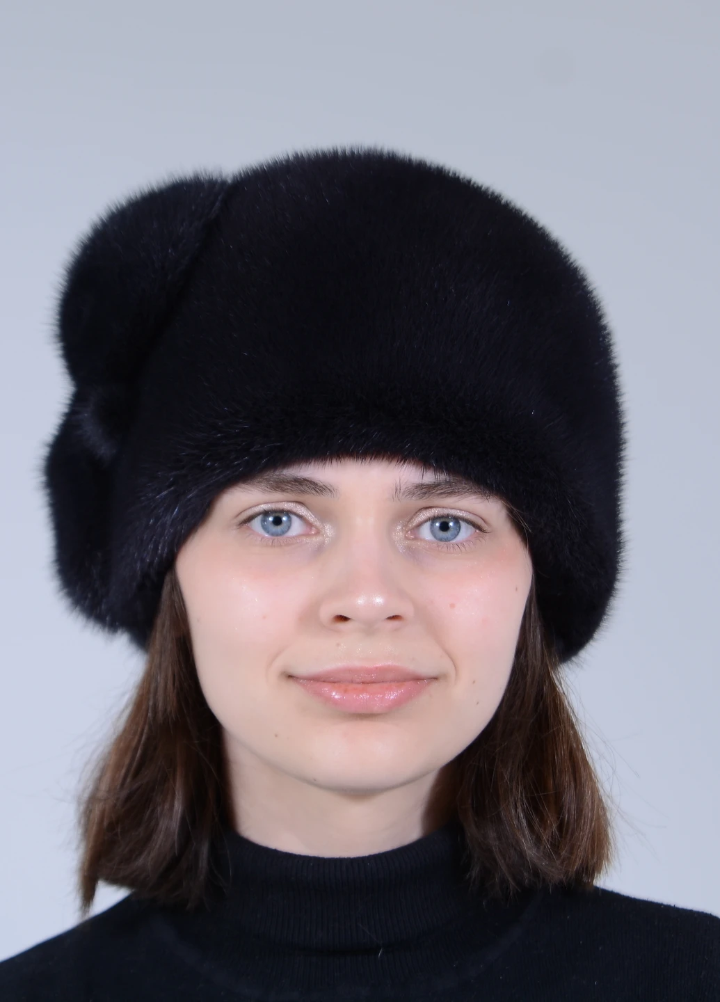Хутряна норкова жіноча шапка з квітковою аплікацією Меховой Стиль Три листочка (258402417)
