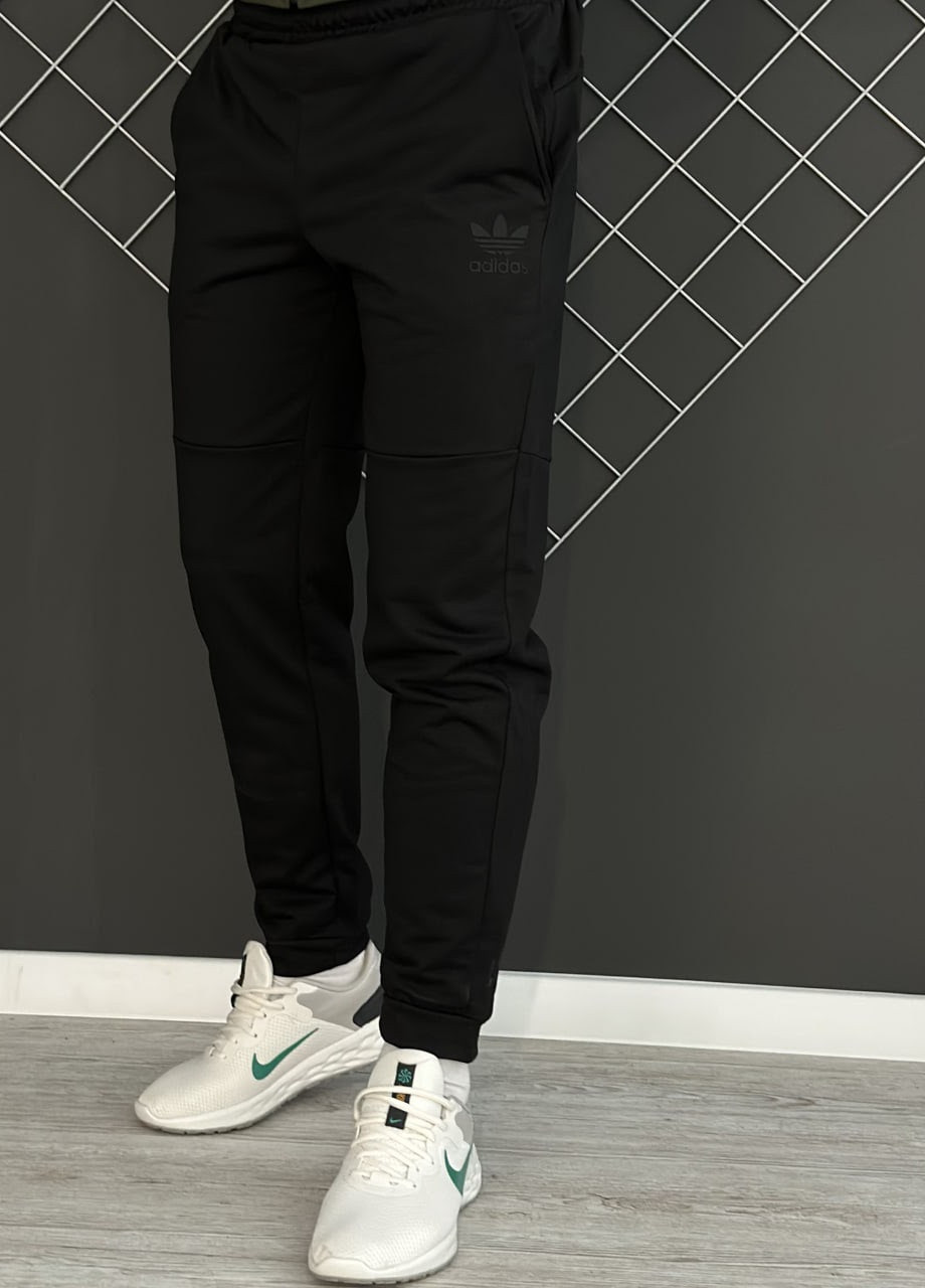 Оливковий (хакі) демісезонний костюм штани чорні adidas (чорний лого) + футболка хакі adidas Vakko