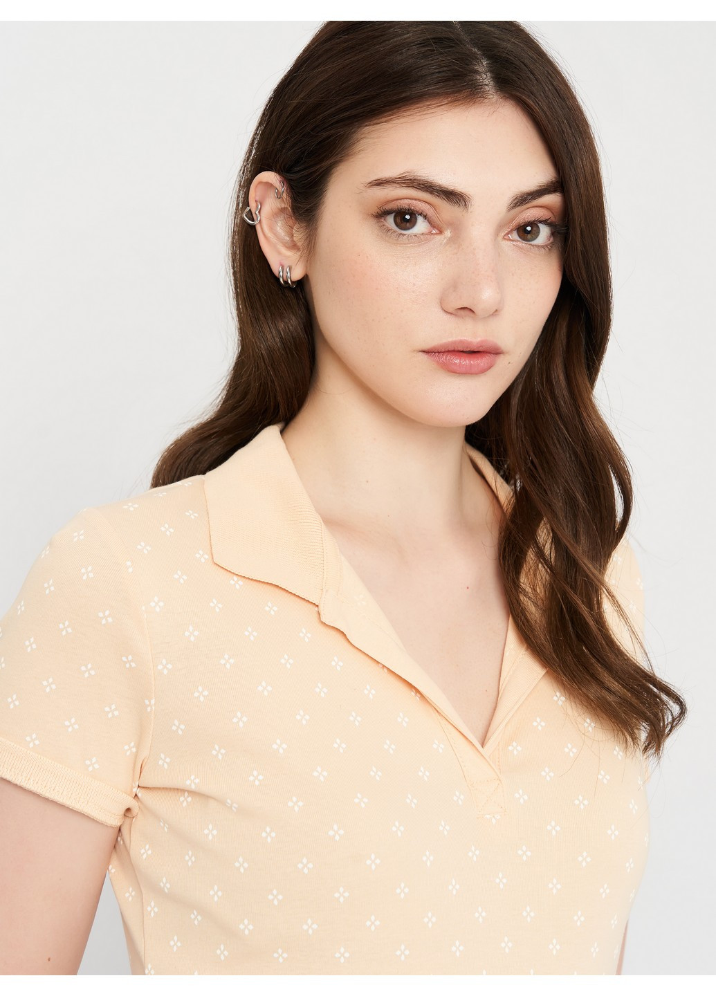 Персиковая женская футболка-поло C&A однотонная
