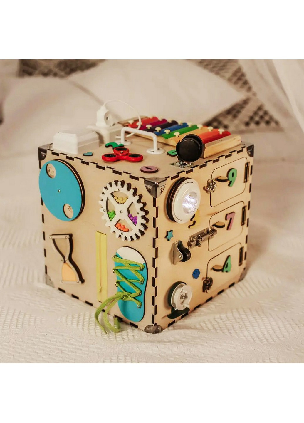 Развивающая игрушка Бизикуб 30х30х30 см No Brand (258414810)