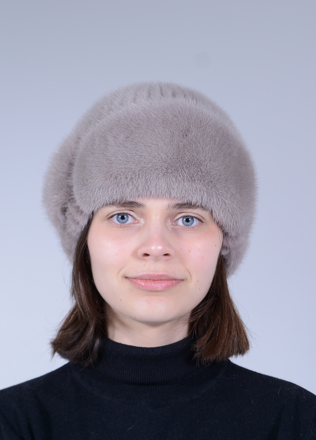 Жіноча хутряна норкова шапка на в'язаній основі Меховой Стиль лобик (258459113)