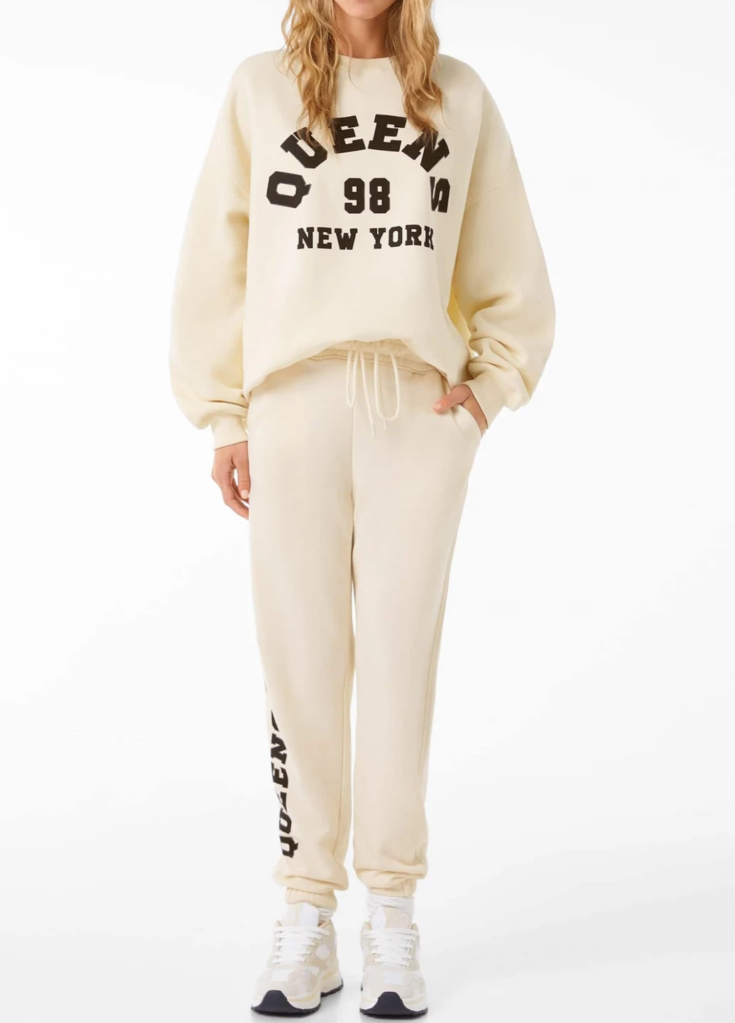 Бежевый свитшот Bershka надпись (258455432)