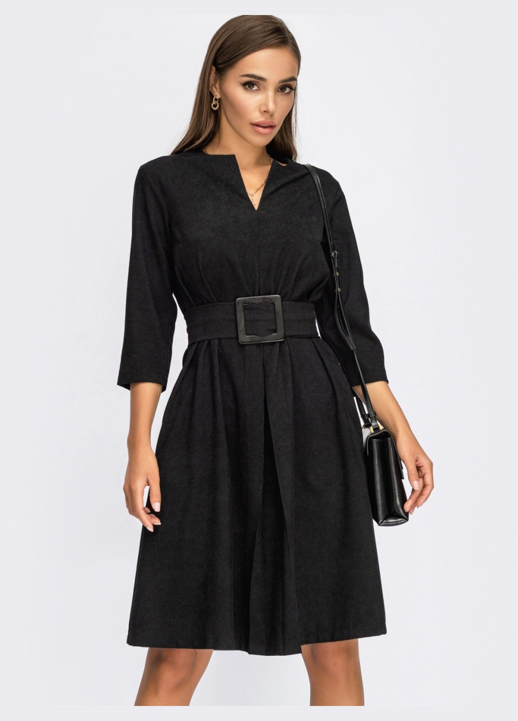 Чорна чорне плаття-трапеція з вельвету з фігурним вирізом Dressa