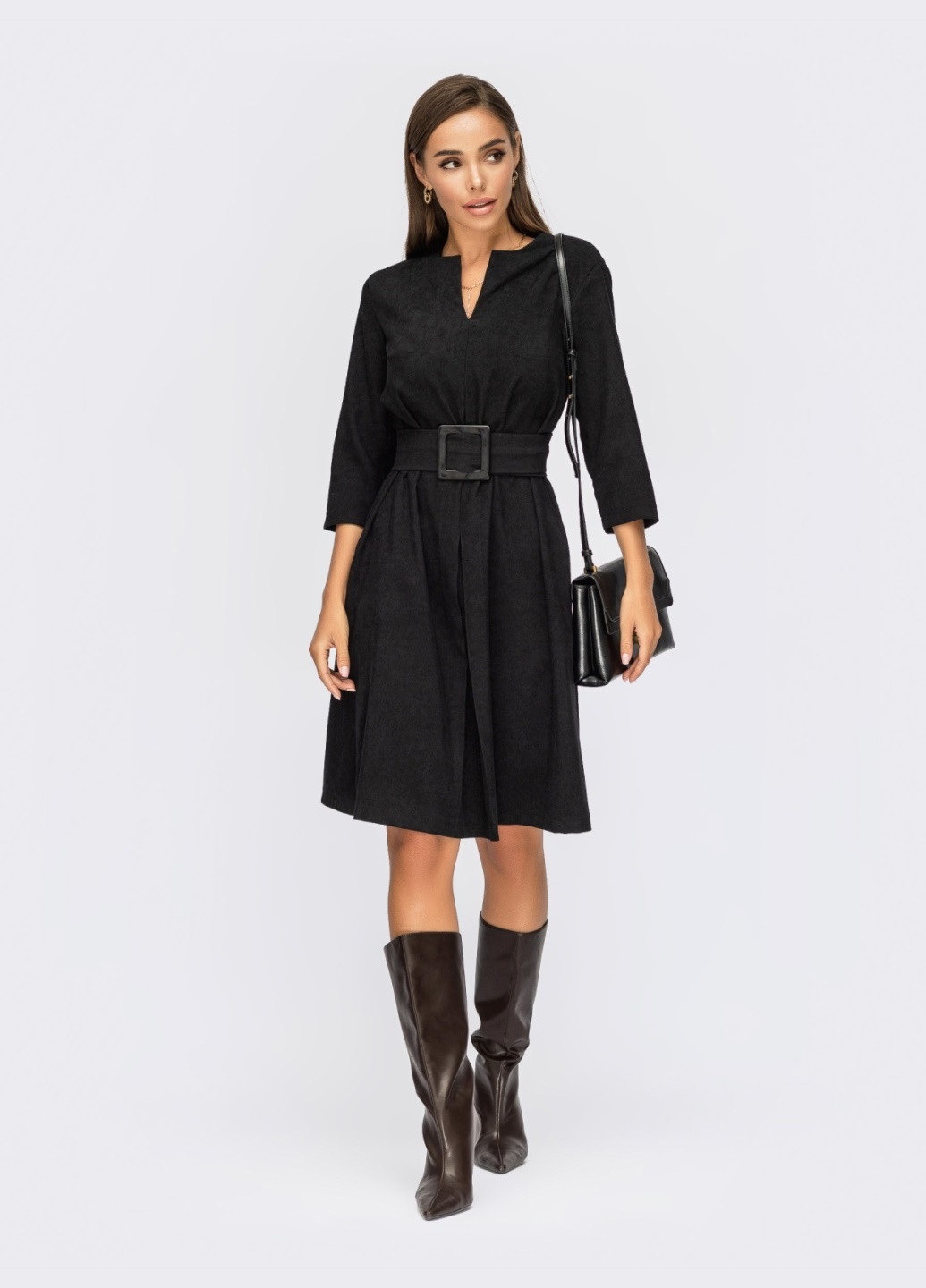 Чорна чорне плаття-трапеція з вельвету з фігурним вирізом Dressa