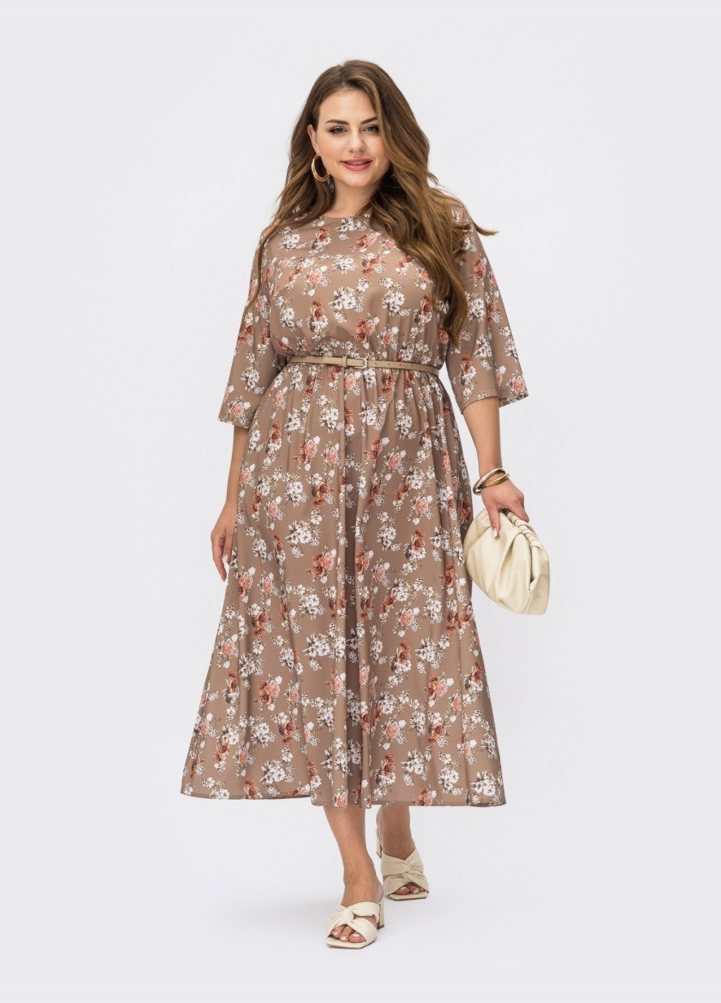 Бежевое платье батал из софта с принтом и расклешенной юбкой бежевое Dressa