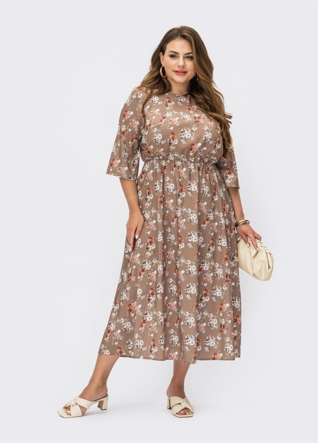 Бежевое платье батал из софта с принтом и расклешенной юбкой бежевое Dressa