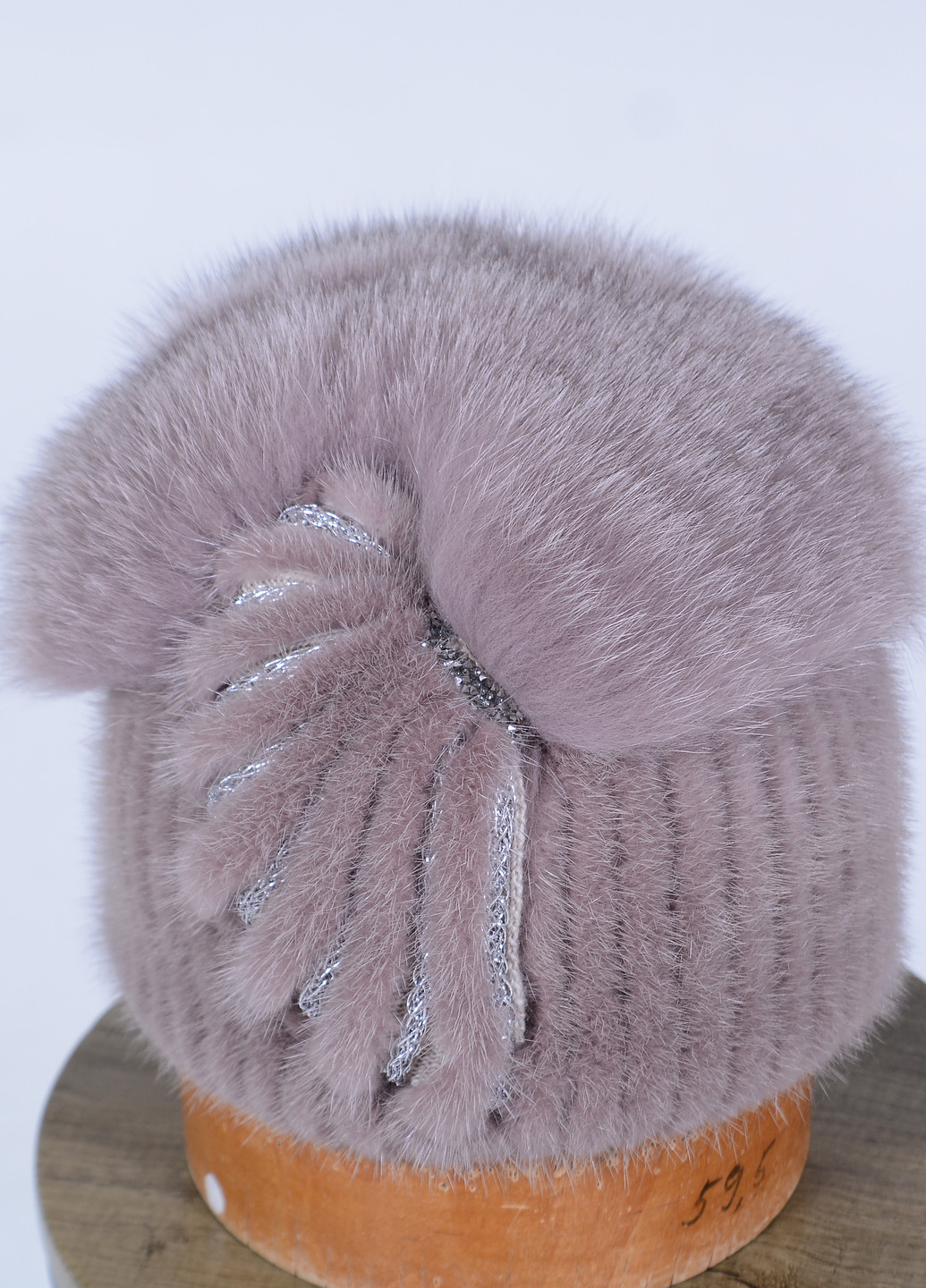 Женская вязаная шапка из меха норки с помпоном из меха песца Меховой Стиль спираль (258482441)