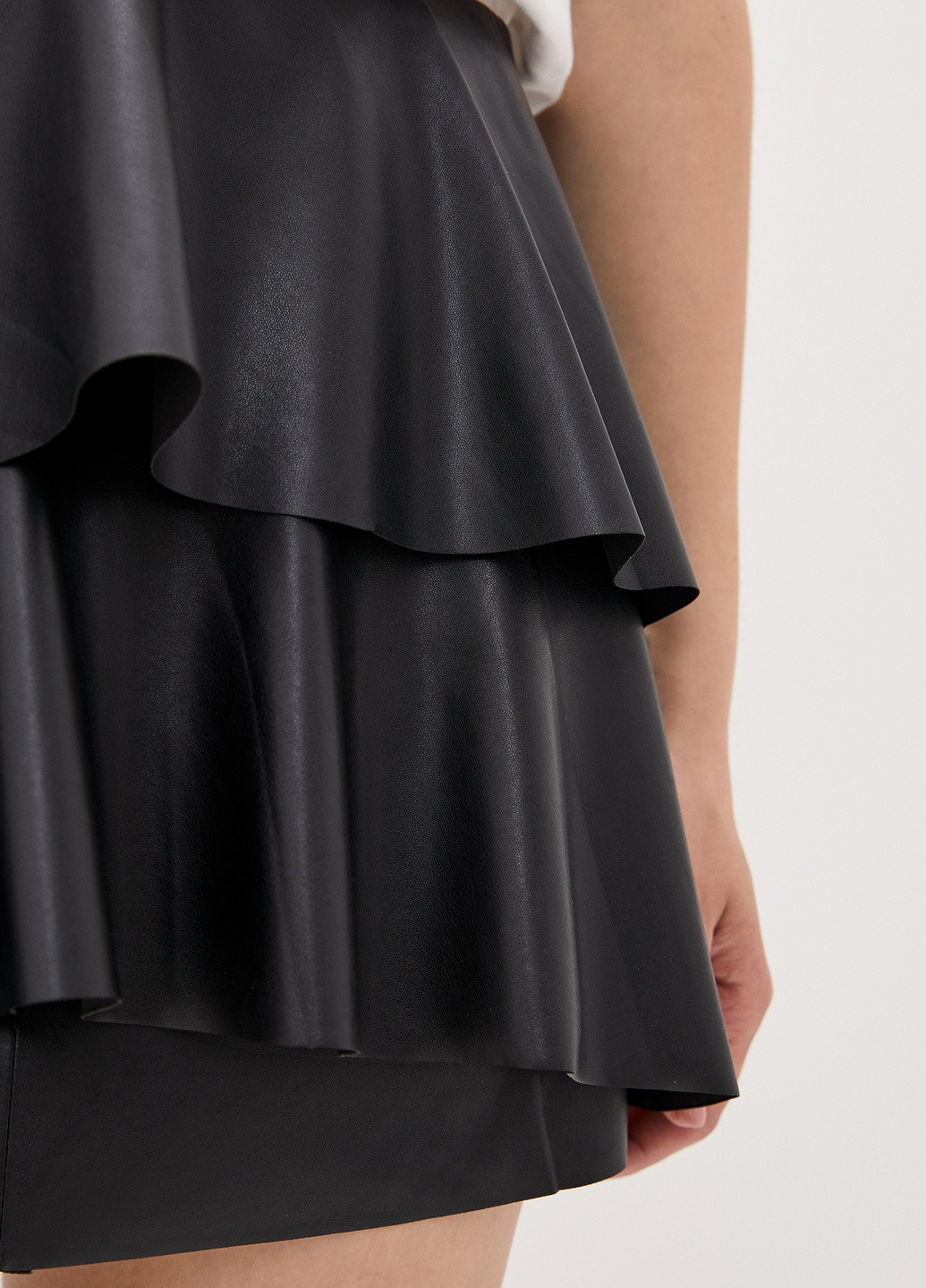 Черная кэжуал однотонная юбка Luzana