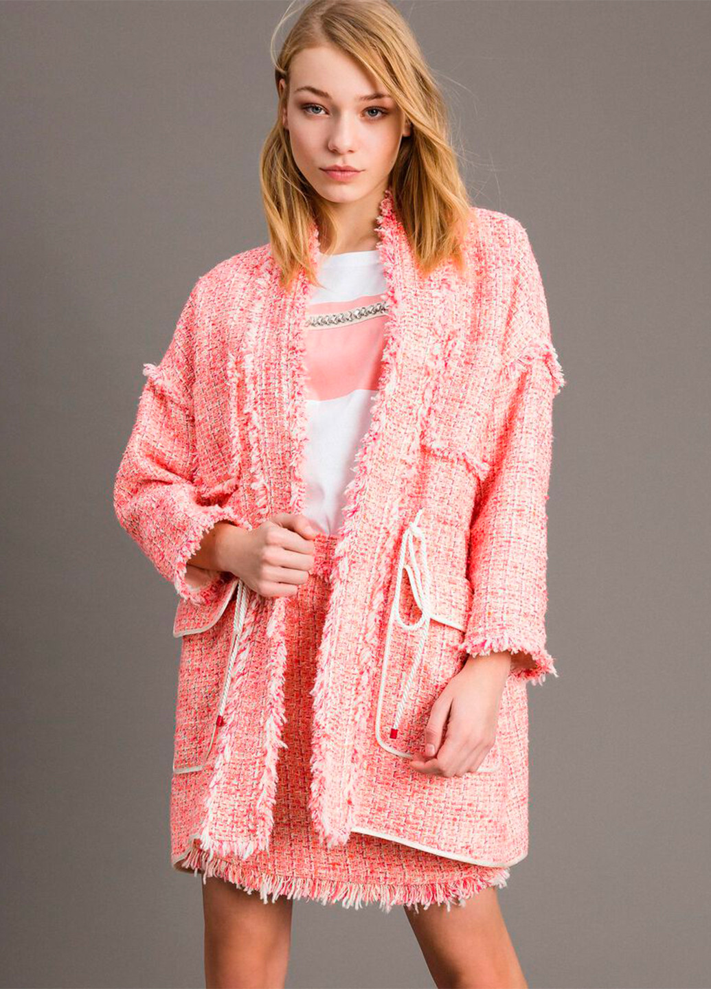 Розовое летнее Женское пальто оверсайз из твида с бахромой оверсайз Twinset