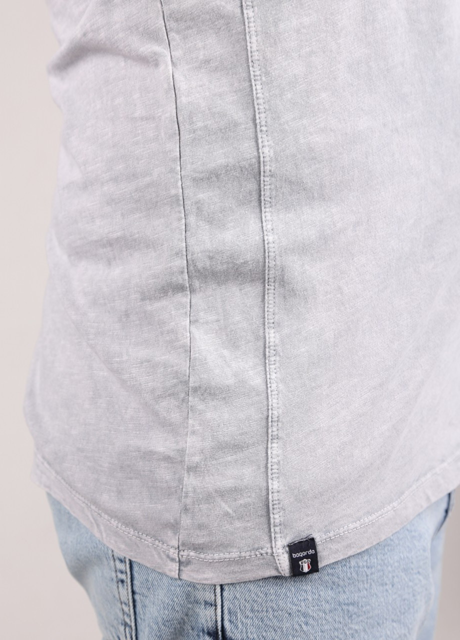 Светло-серая футболка мужская светло-серая прямая с карманом с коротким рукавом Bagarda Прямая