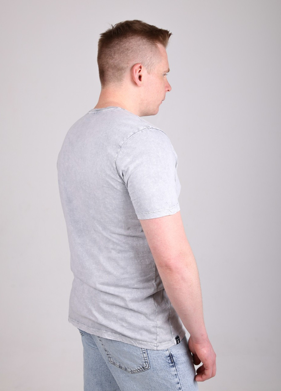 Светло-серая футболка мужская светло-серая прямая с карманом с коротким рукавом Bagarda Прямая