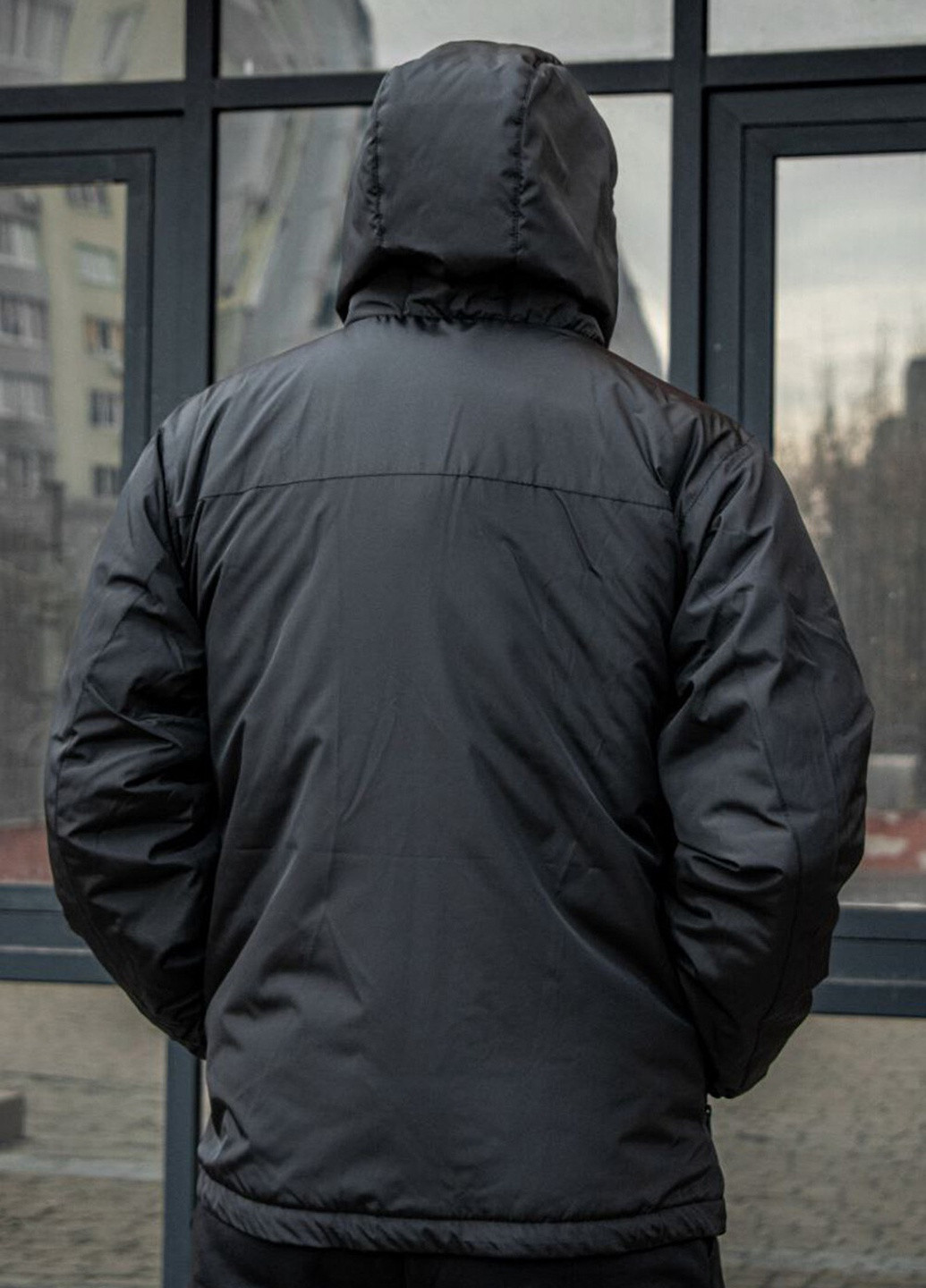 Чорна демісезонна куртка escape Reload