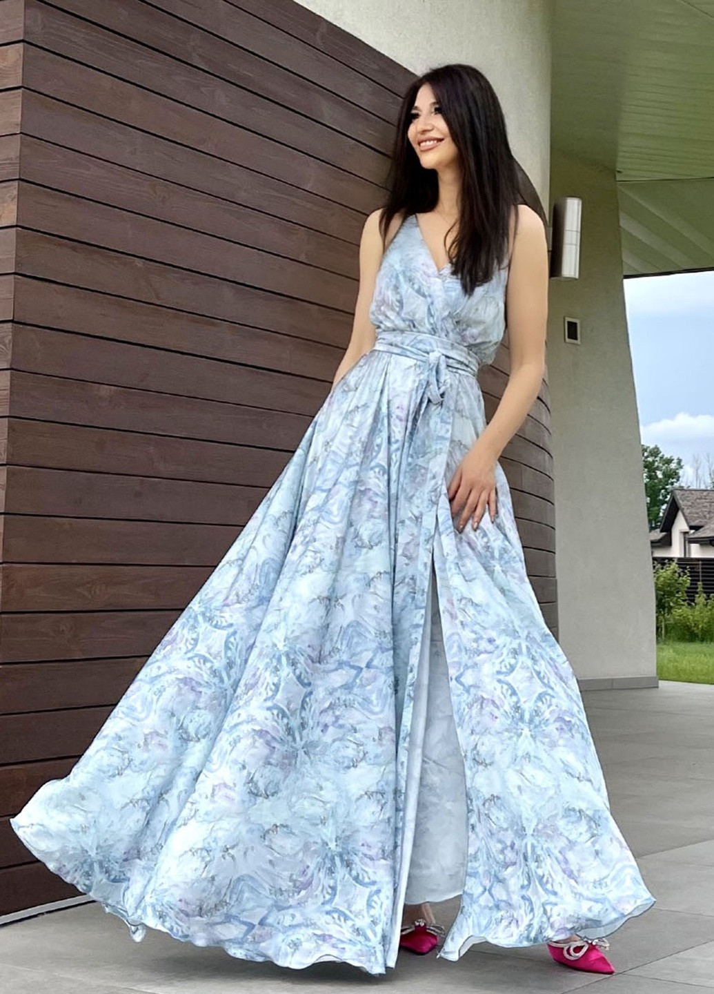 Голубое повседневный элегантное платье на тонких бретелях Jadone Fashion с цветочным принтом