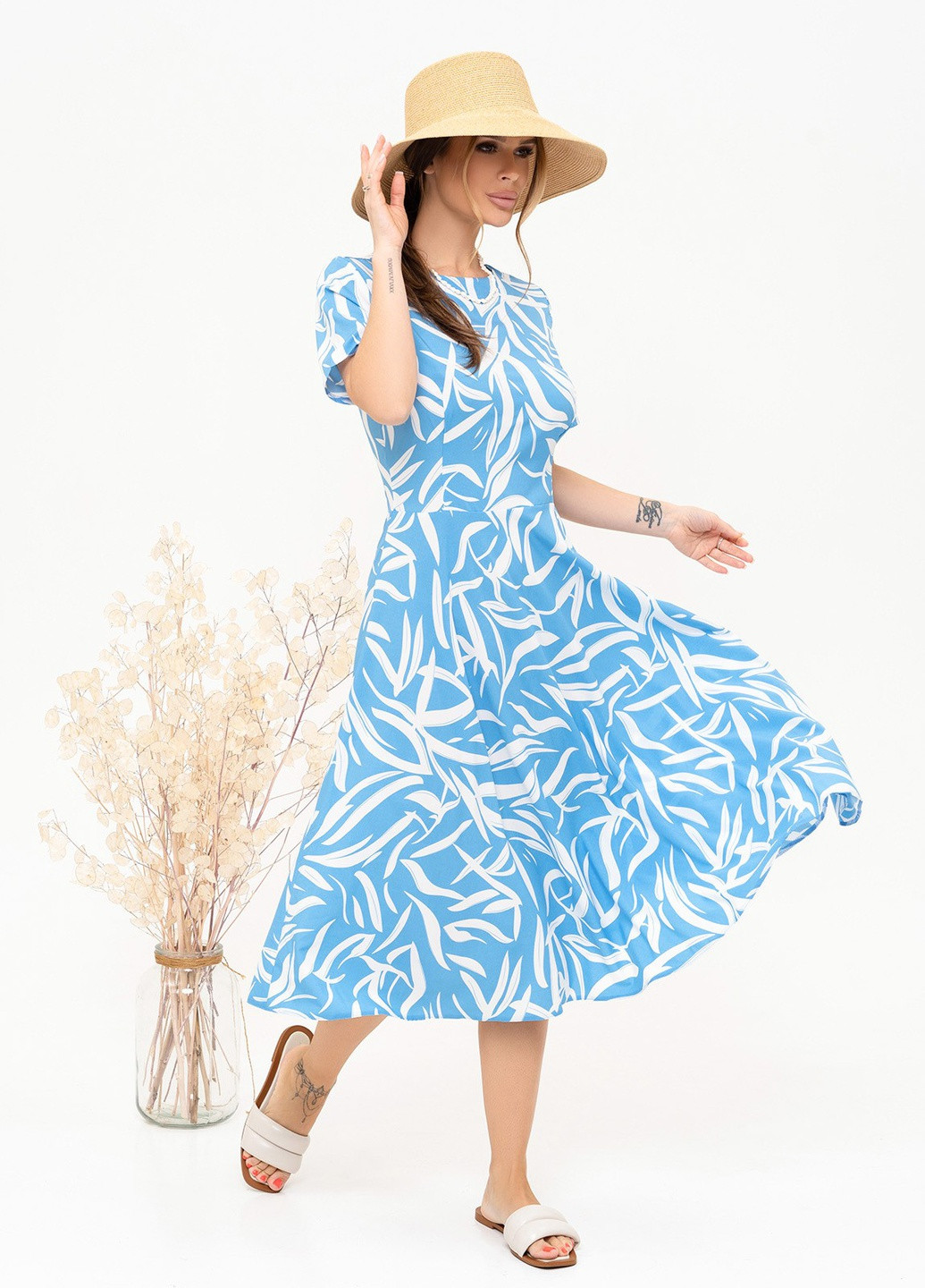 Голубое повседневный платье женское клеш ISSA PLUS с цветочным принтом