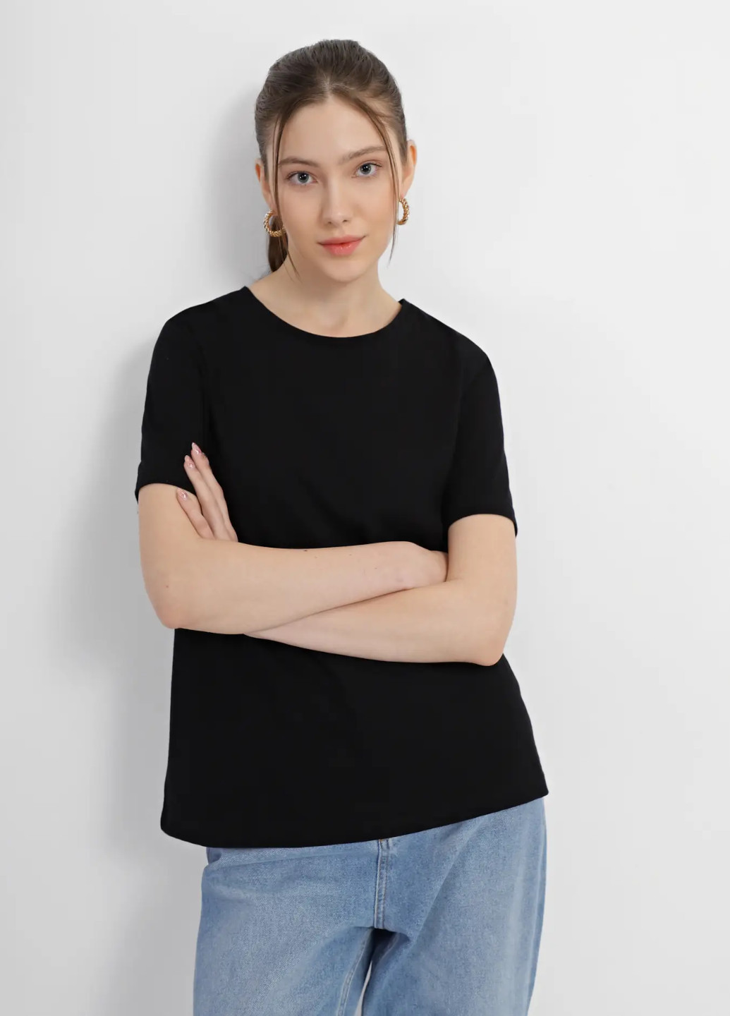 Черная всесезон футболка женская с коротким рукавом Роза