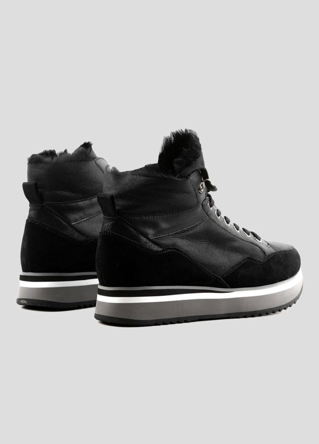 Чорні всесезонні кросівки Nike