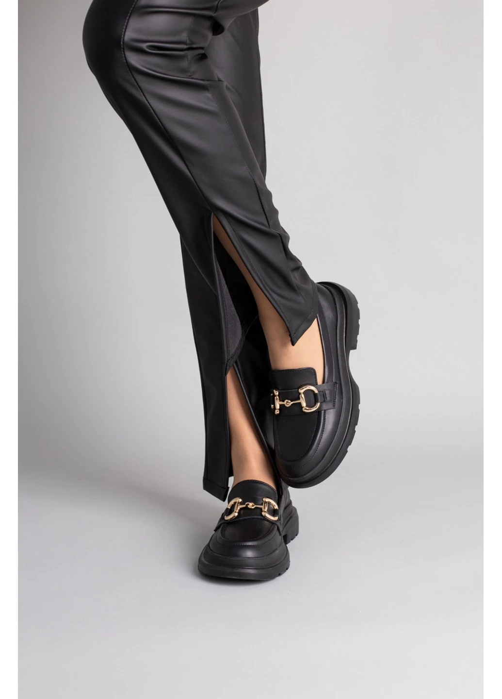 VZUTIK Женские кожаные лоферы 41 черный з натуральная кожа, украина — демисезон (258638662)