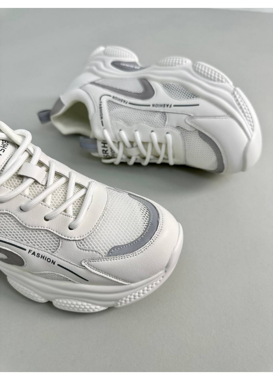 Жіночі шкіряні кросівки 39 VZUTIK молочні демісезони (258638493)