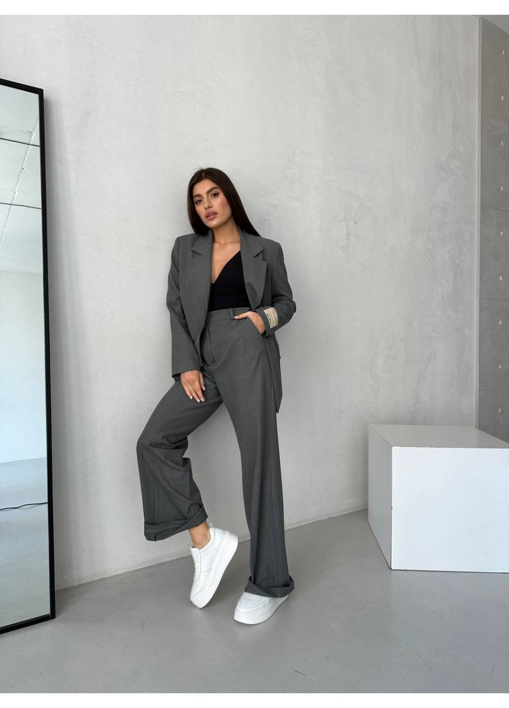 Белые женские кожаные кеды 40 VZUTIK