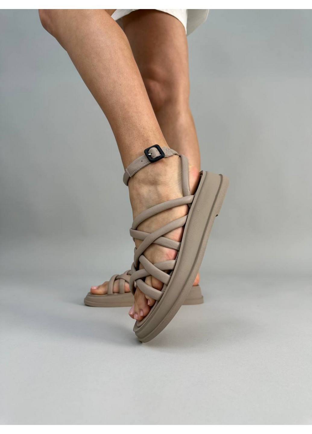 Повседневные женские кожаные босоножки 37 VZUTIK