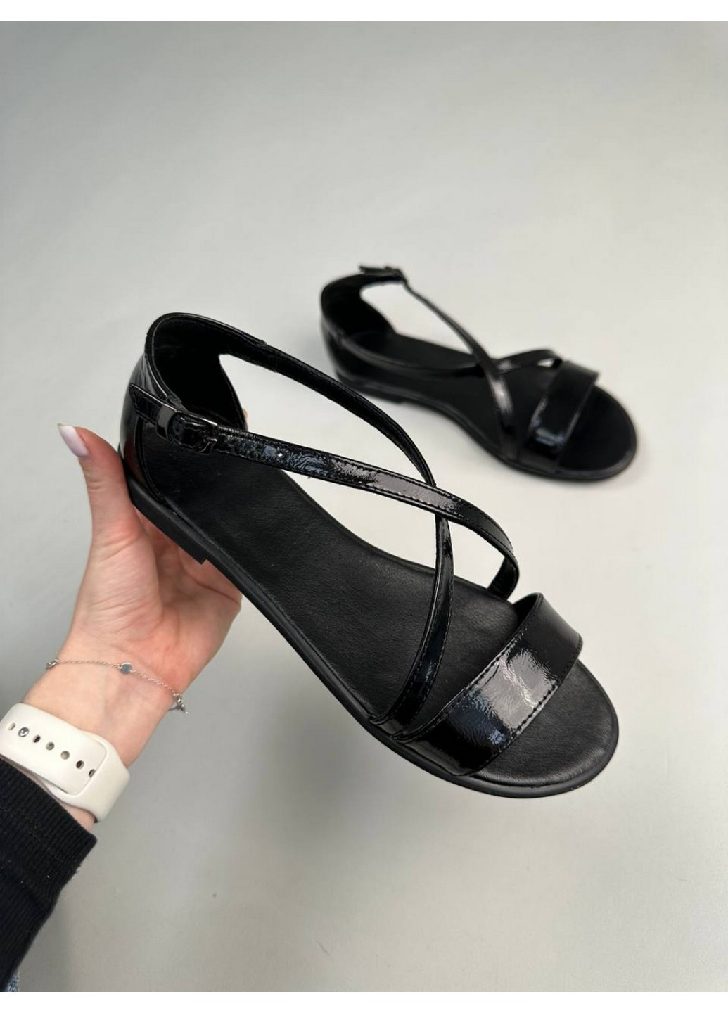 Повседневные женские кожаные босоножки 40 VZUTIK