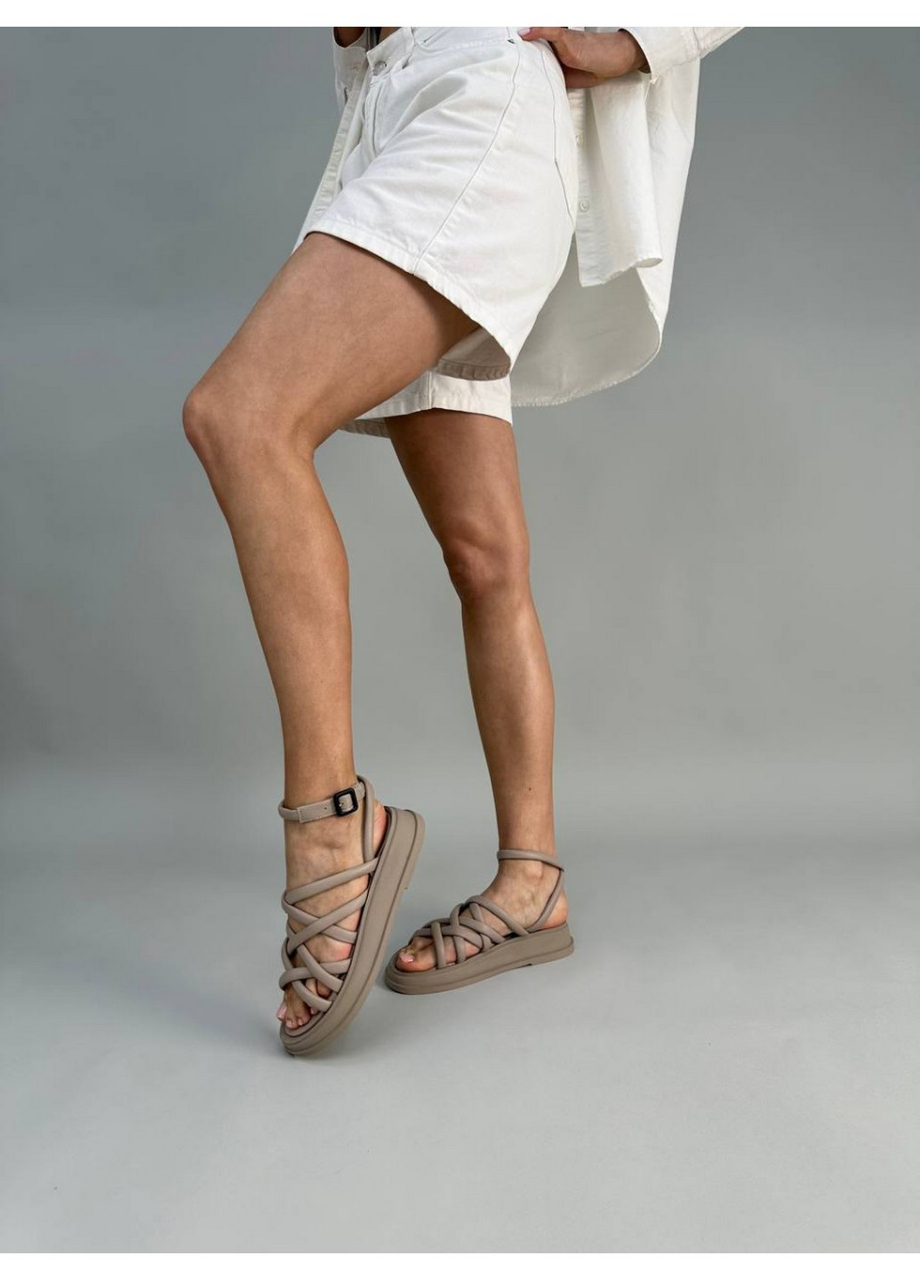 Повседневные женские кожаные босоножки 41 VZUTIK