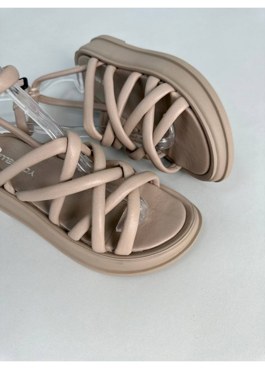 Повседневные женские кожаные босоножки 40 VZUTIK