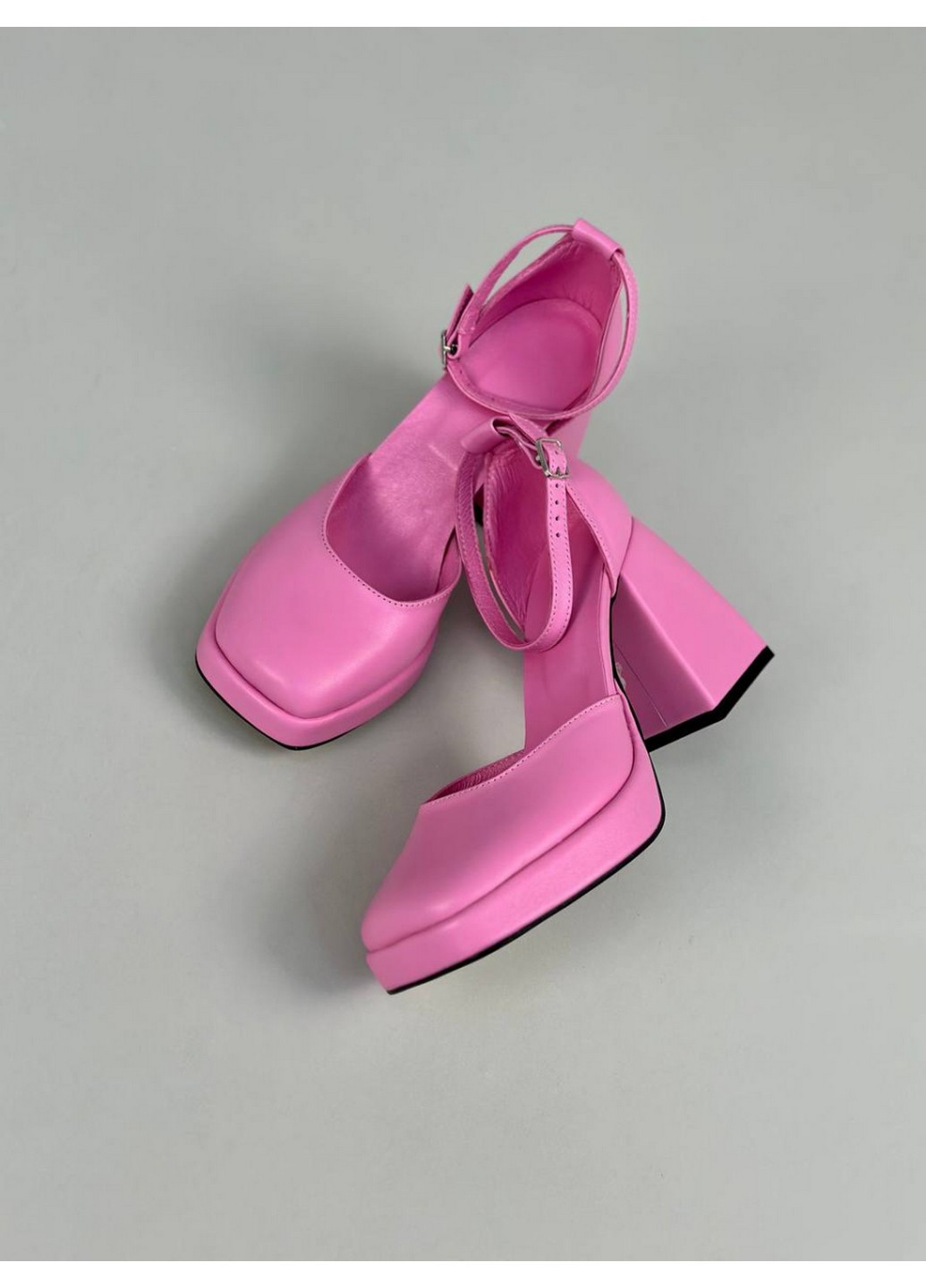 Повседневные женские кожаные босоножки 37 VZUTIK