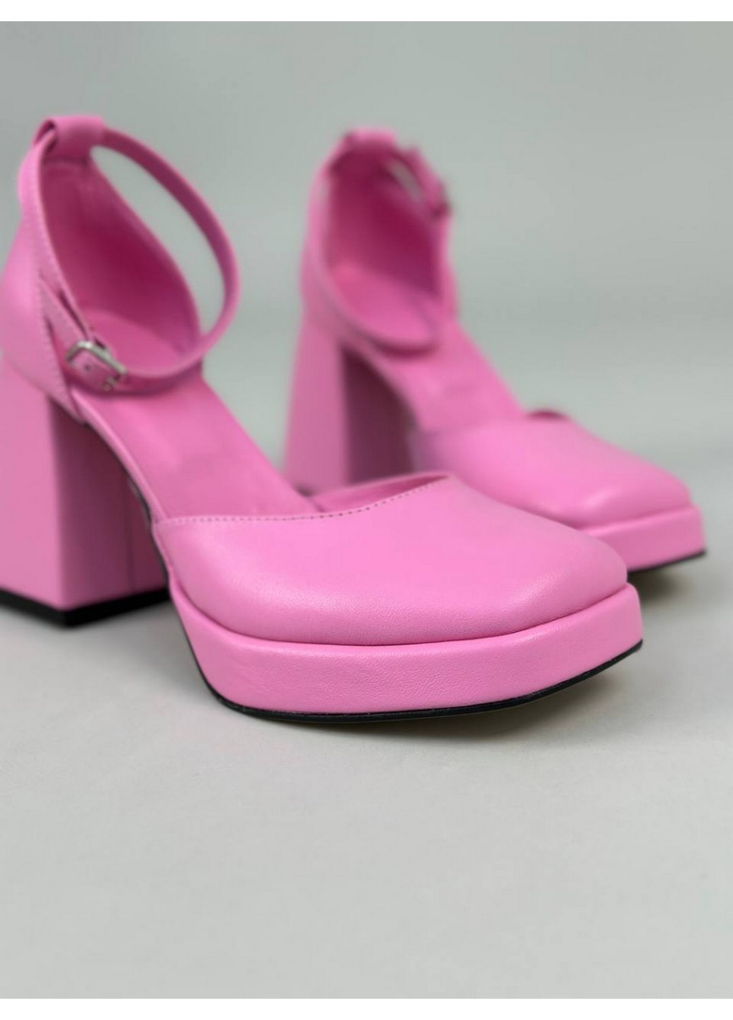 Повседневные женские кожаные босоножки 37 VZUTIK